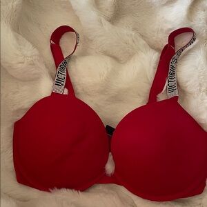 Victoria's Secret Red Bra with Patterned Straps there almost new